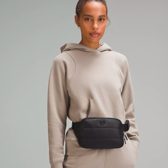 Lululemon Everywhere Wunder Puff 2L Belt Bag - Picture 1 of 11